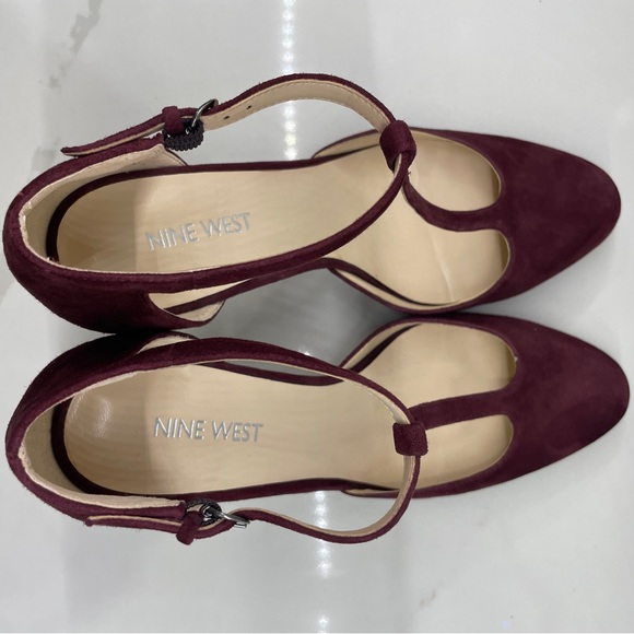 T-Strap suede heels - Picture 4 of 6